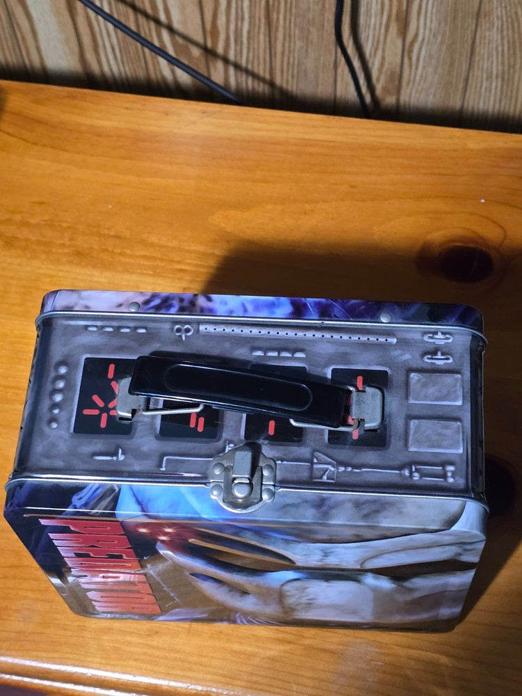 Predator 2014 Tin Lunch Box w/Thermos by Diamond Select