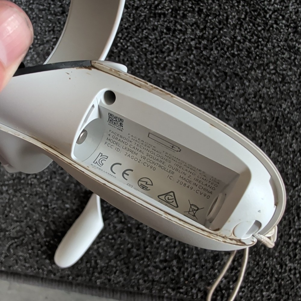 Meta Oculus Quest 2 VR LEFT Controller Only **NOT WORKING FOR PARTS ONLY*