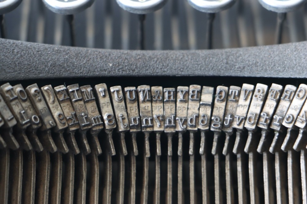 Antique Underwood Portable Typewriter - Excellent Working Condition!