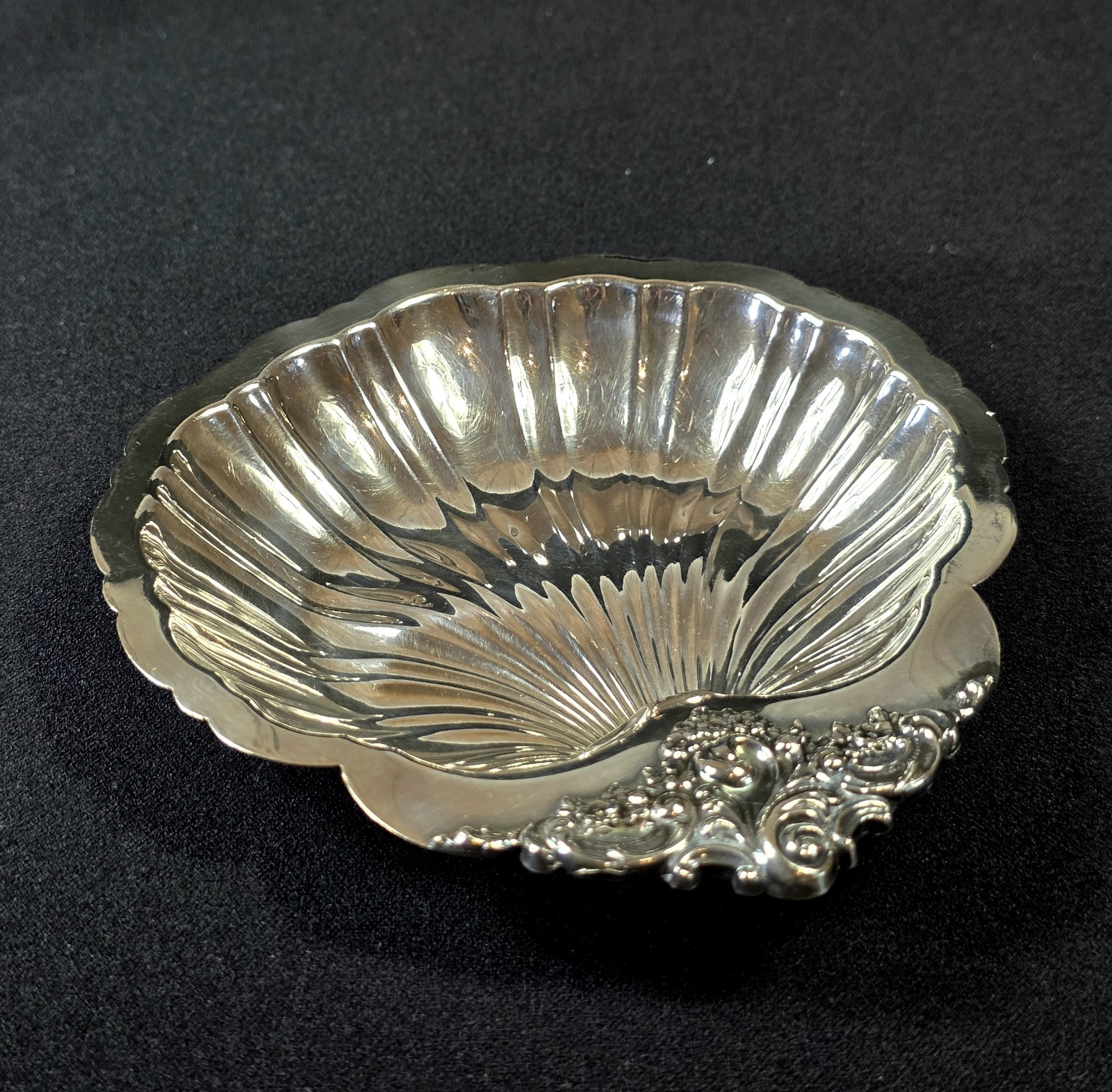 Vintage Baroque By Wallace Silver Plate Shell Relish Nut Dish Mid-Century