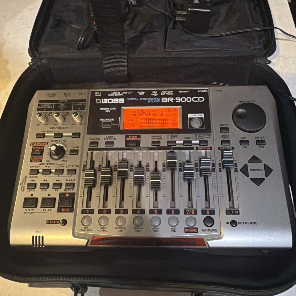 BOSS BR-900CD Digital Studio Multi Track Recorder Power Tested Working