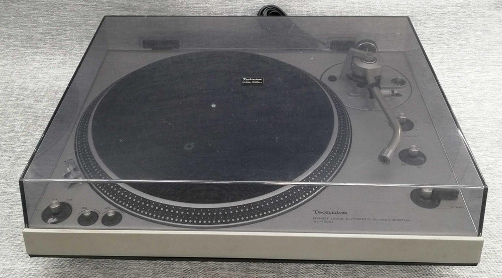 TECHNICS SL‑1300 Direct Drive Turntable Vintage Classic Fully Auto
