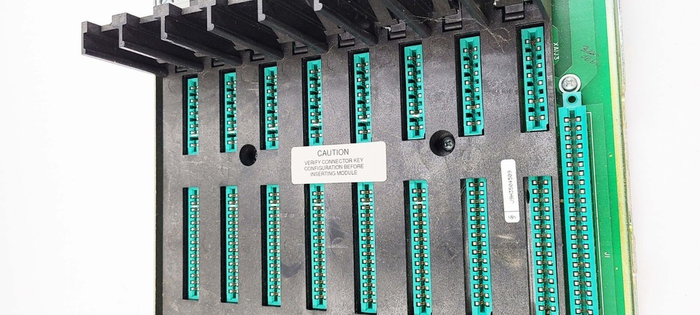 Siemens 500-5892 Base Module Rack 8 Slot