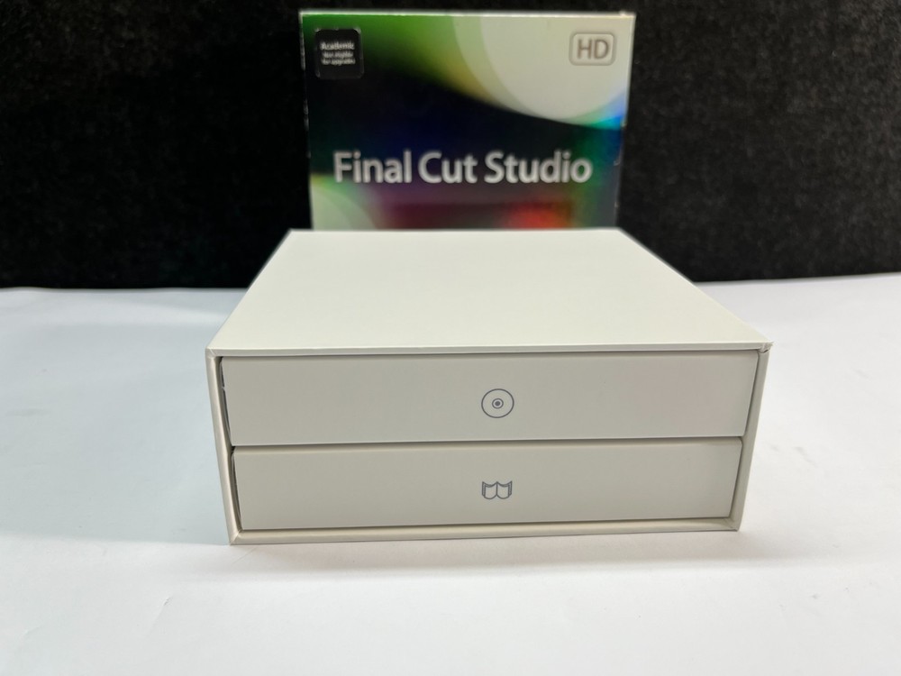 Apple MB647Z/A Final Cut Studio Video Editing Software