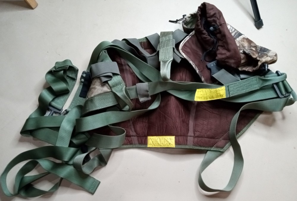 Realtree Trophyline Saddle Medium 2007 Almost Unused With Original Case Medium