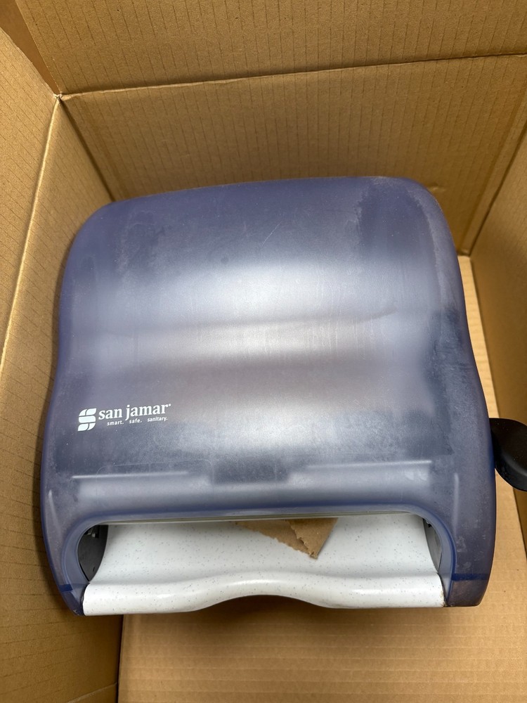san jamar paper towel dispenser