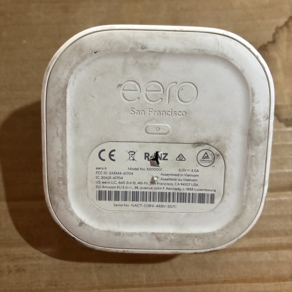 Eero wireless Mesh router Model N010001, white, works
