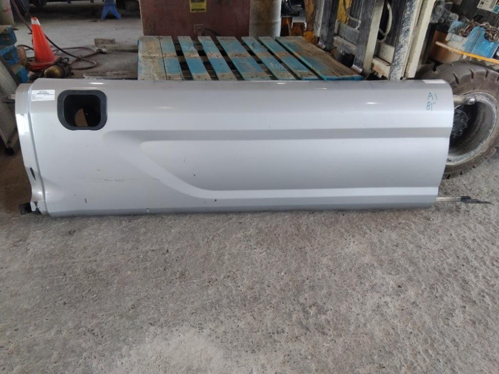 For 2015 PETERBILT 579 SIDE FAIRING Left , MN