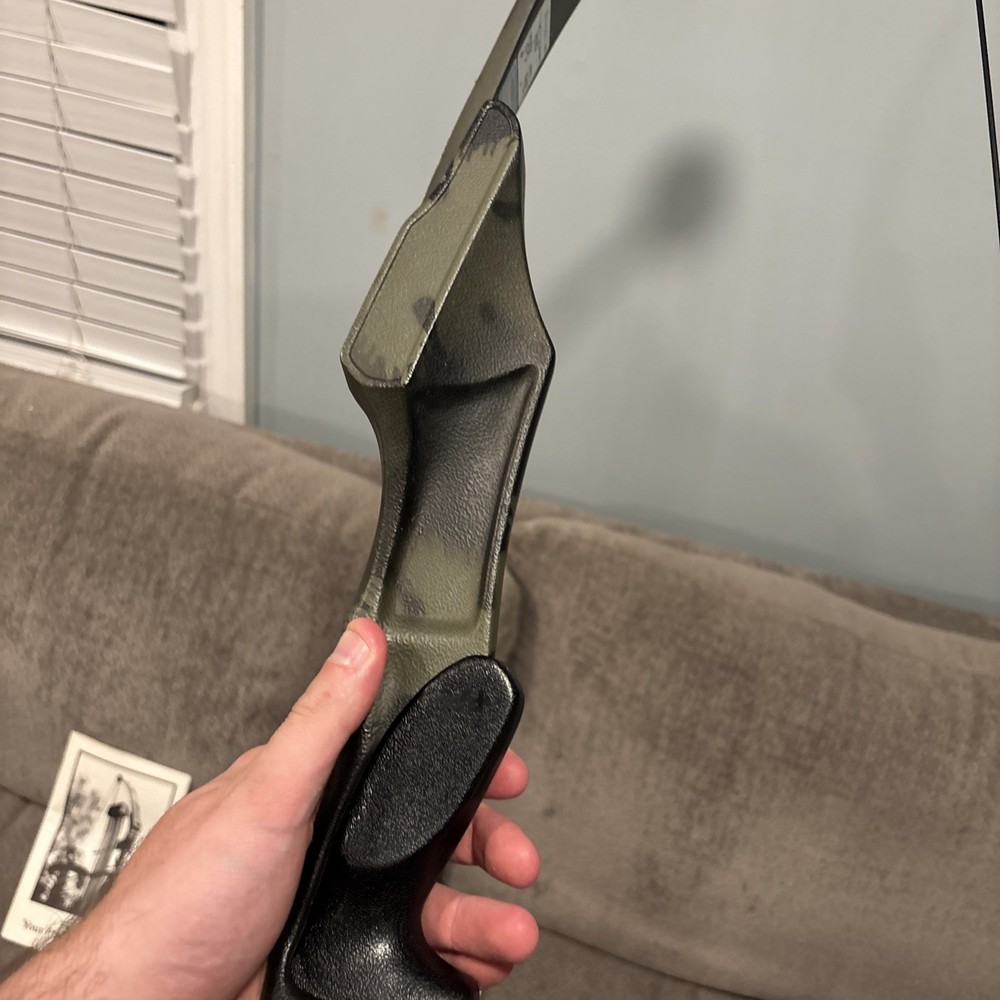 PSE Elite Graphite Compound Bow RH Cobra Sights With Manuals