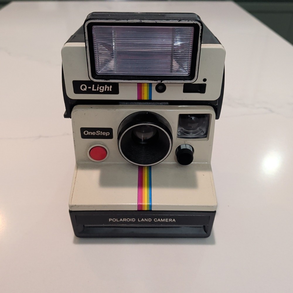 Polaroid One Step Camera With Q-Light Flash Untested