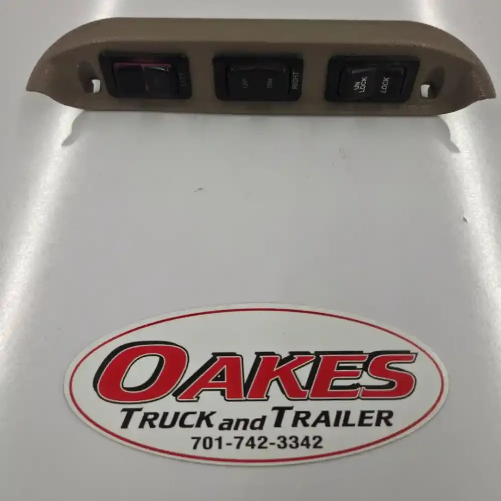 2007 International 9200i Door Panel Controls