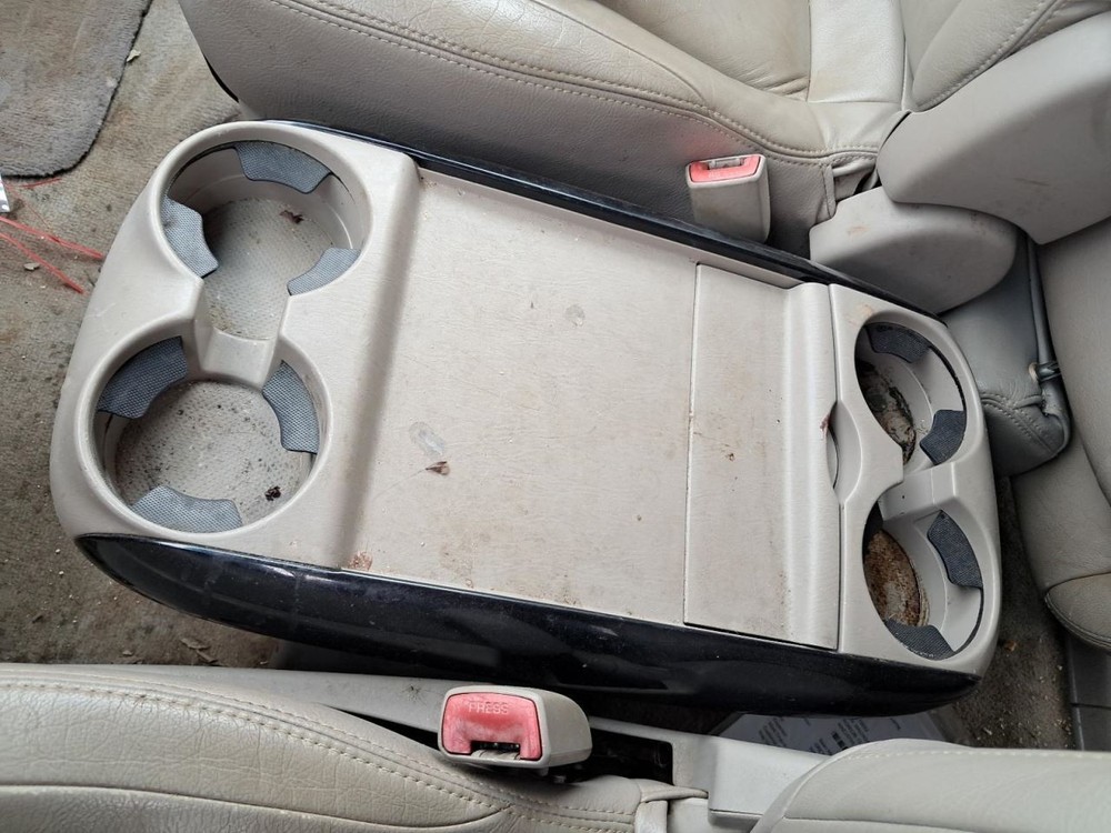 Fuse Box Engine Fits 04-06 SIENNA 4877693