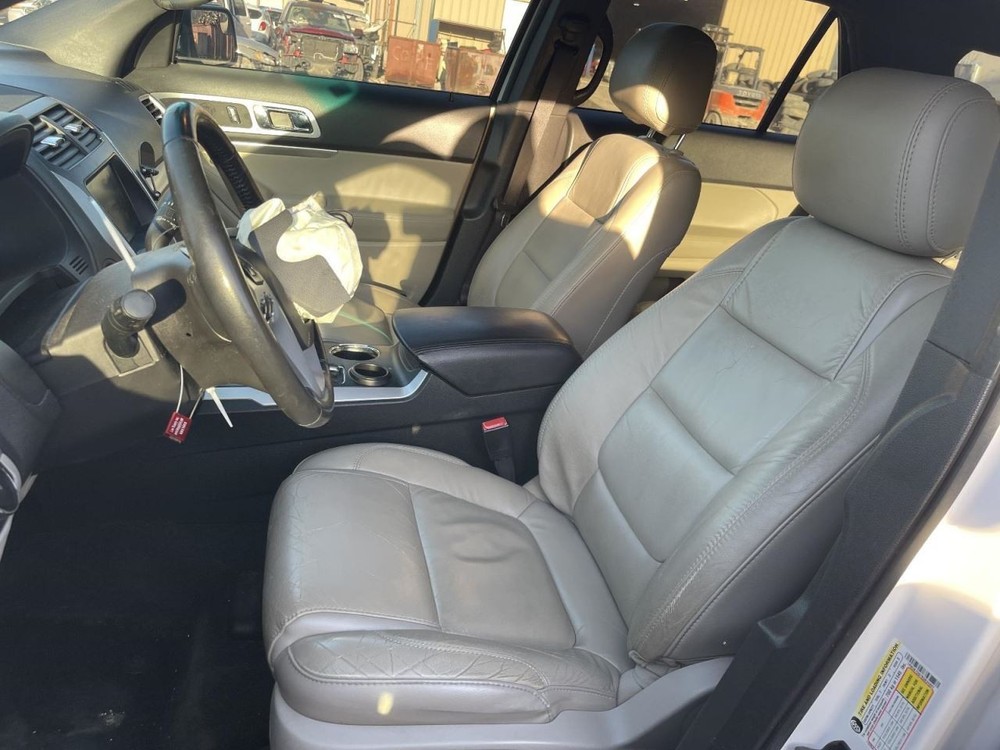 Info-GPS-TV Screen Front Display 8" Screen Fits 13-14 EXPLORER 1014678