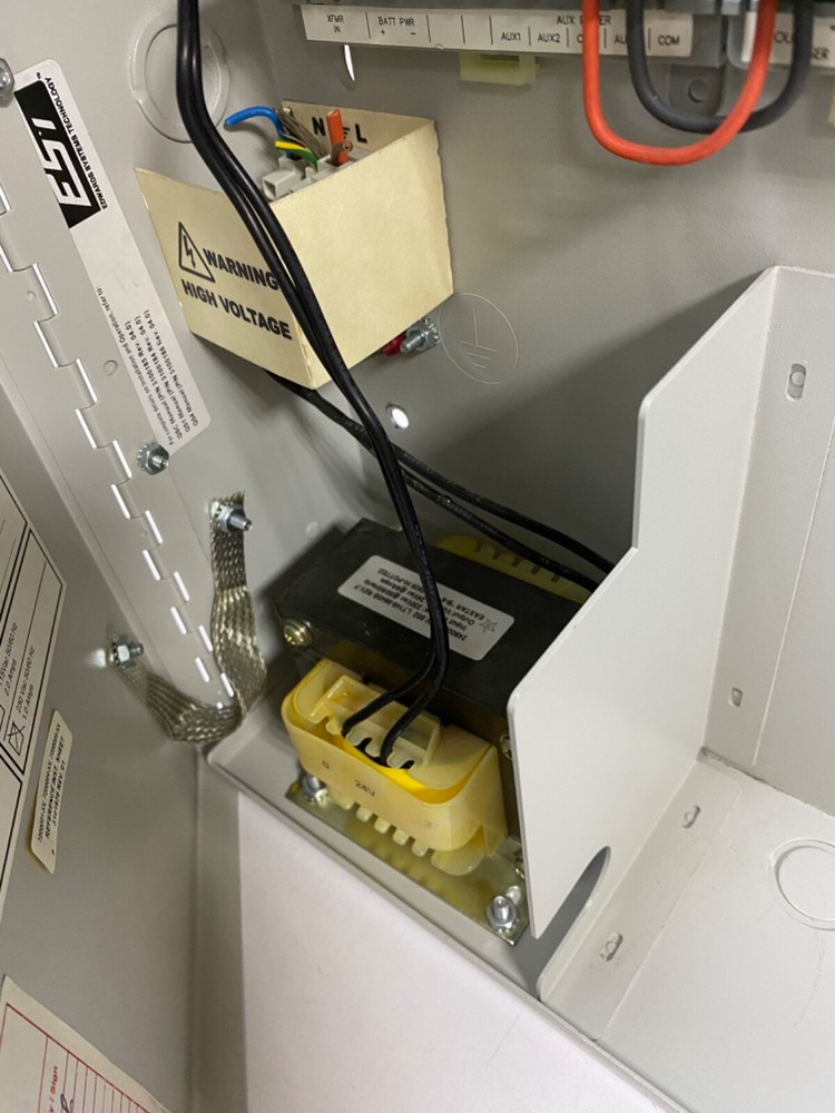 GE EST 7200004-03 FIRE ALARM CONTROL PANEL