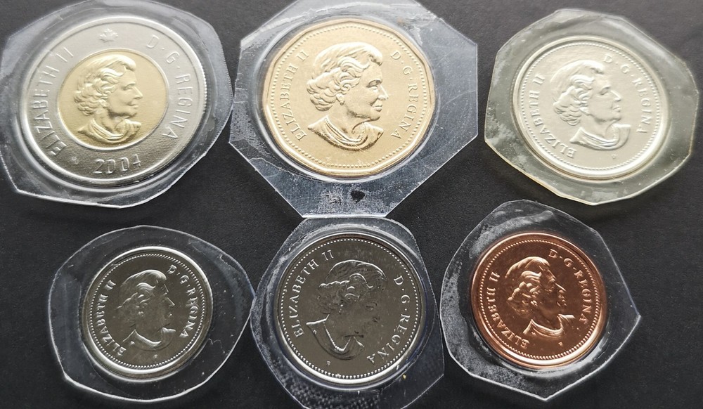 ***CANADA 2004 UNCIRCULATED SEALED COINS SET ***