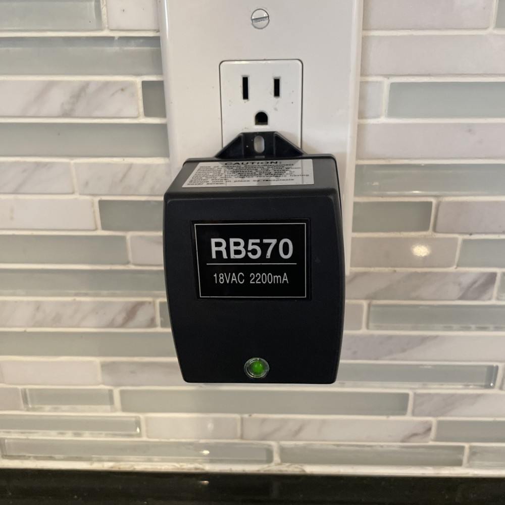 Mighty Mule Gate Opener Replacement Transformer (RB570) , Black