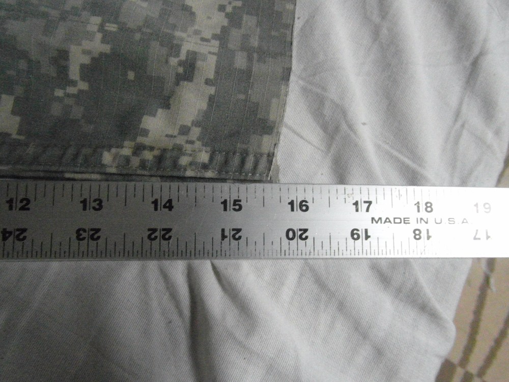 HUNTING WINDPROOF ACU CARGO SHORTS MEDIUM WITH DEFECTS