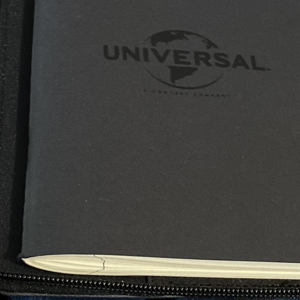 Universal -zippered notepad, folder book- NEW