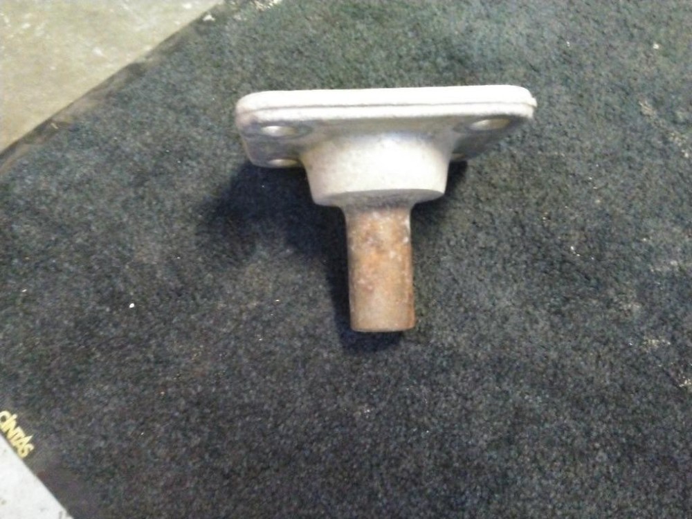 Replaces E4HT-6096-CA CUMMINS BC1 REAR ENGINE MOUNT , MN