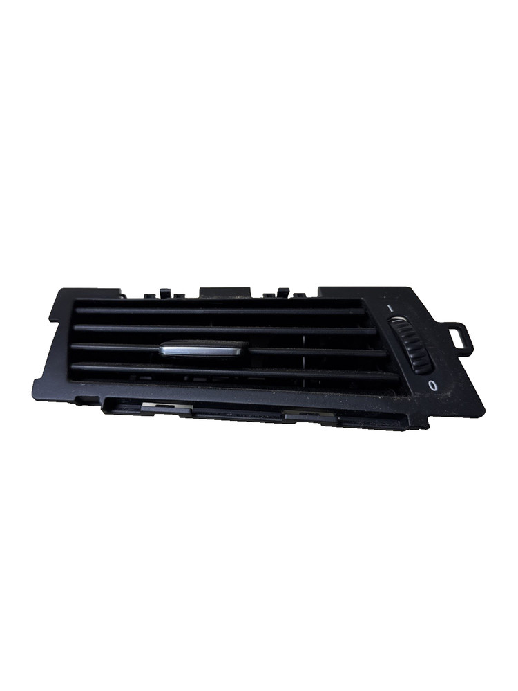 BMW E61 5 SERIES LEFT FRONT DASHBOARD VENT #6910731