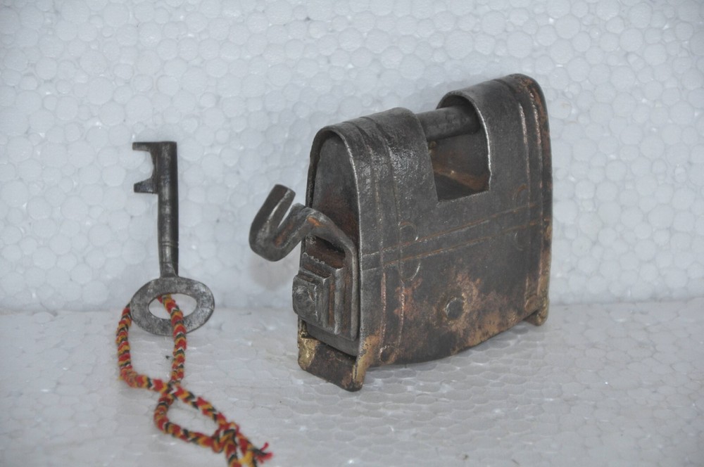 Vintage Iron Handcrafted Unique Square Shape Line Engraved Padlock