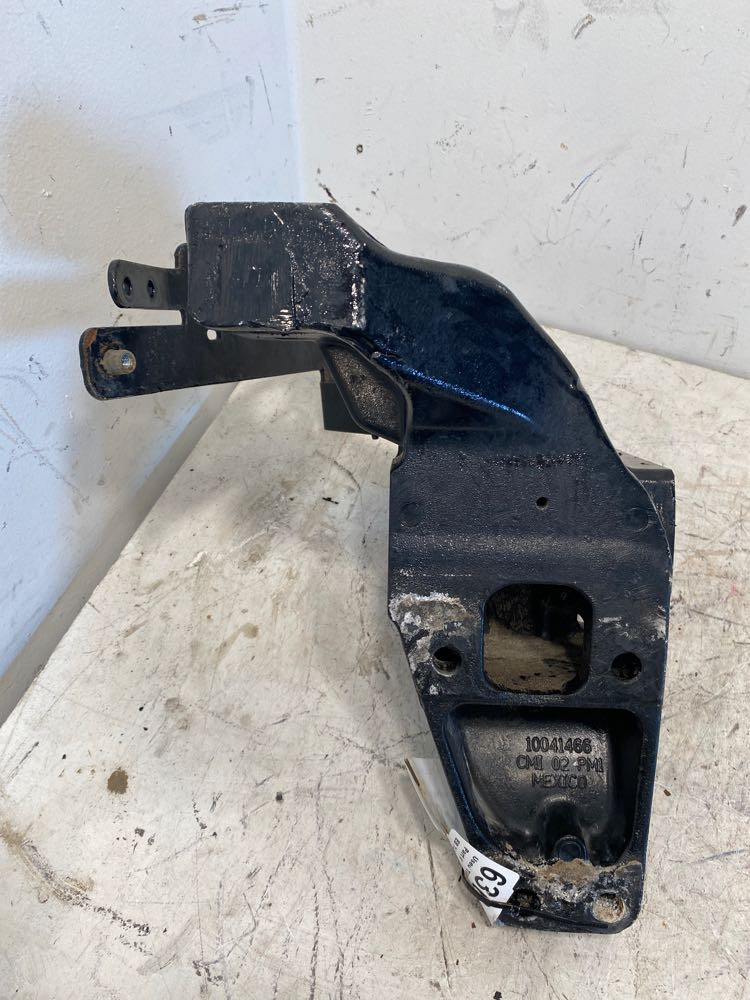 2016 Kenworth T680 Cab Mount (630-10736)