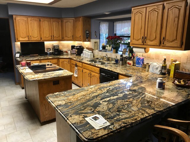 KitchenLEDs, easy Do It Yourself under cabinet lights