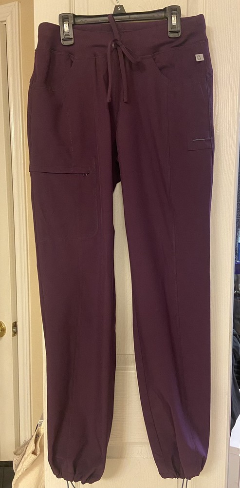 cherokee scrubs women set M