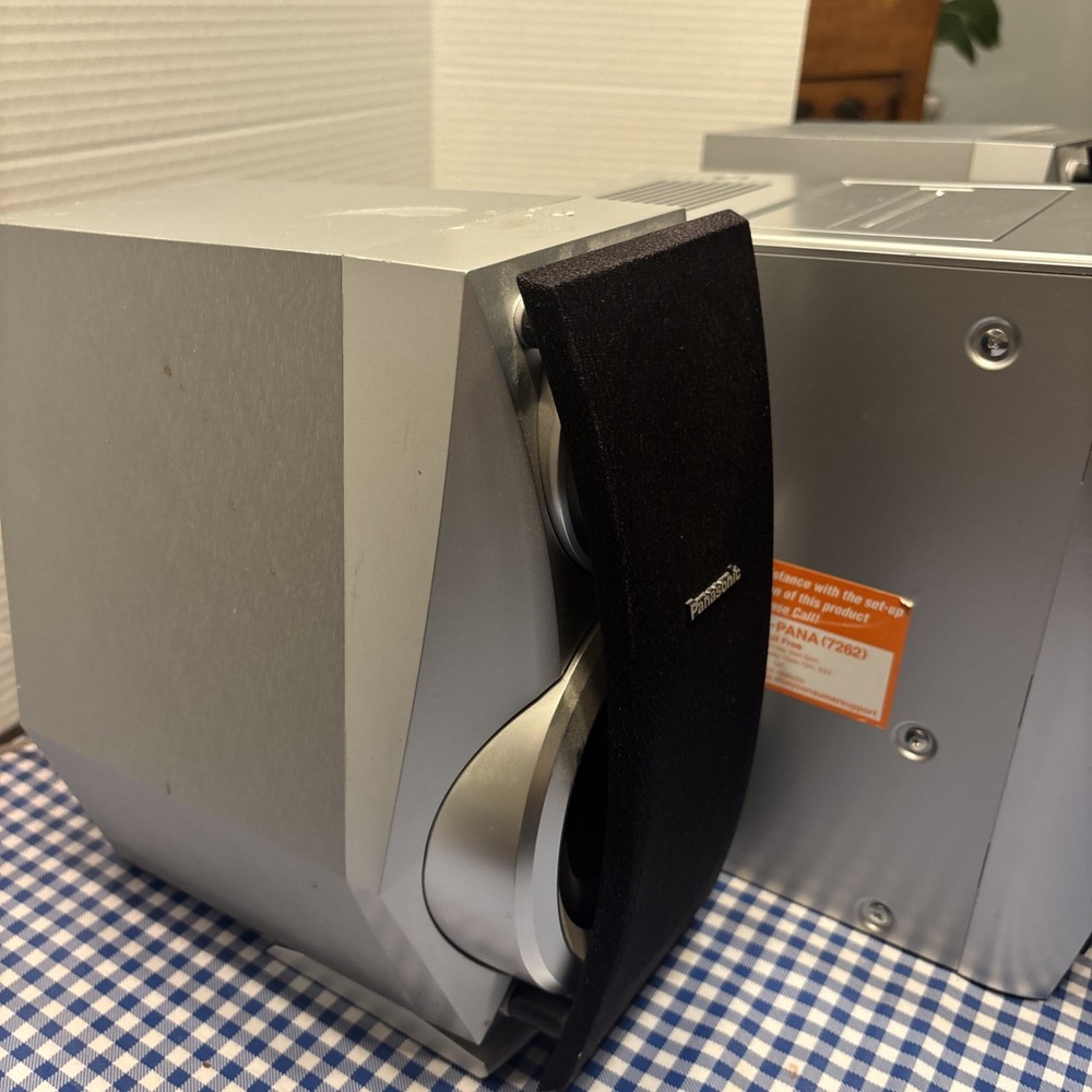 PANASONIC CD STEREO SYSTEM SA-PM31 - 5 CD CHANGER - CASSETTE - MP3, See Pics!!
