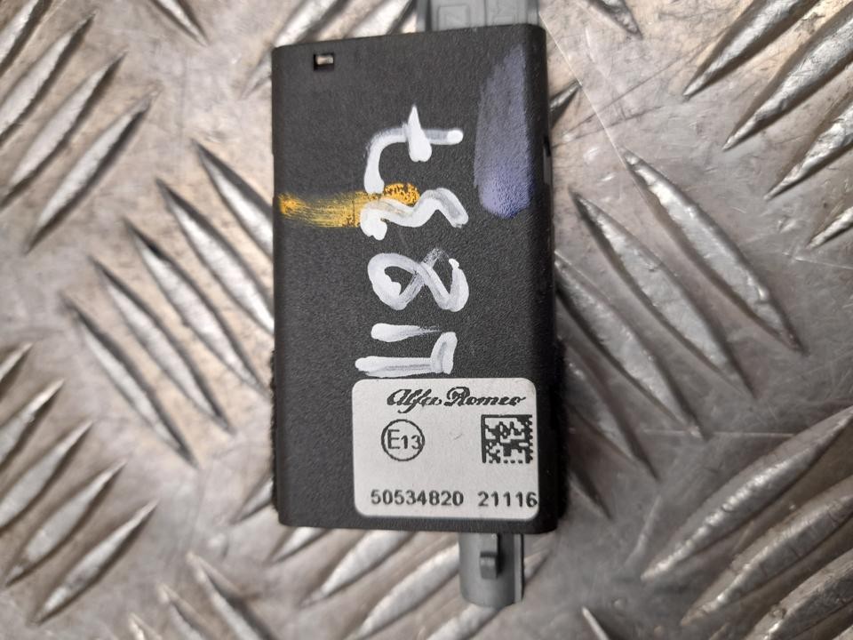 Antenna Amplifier Alfa Romeo GIULIA 2017 50534820