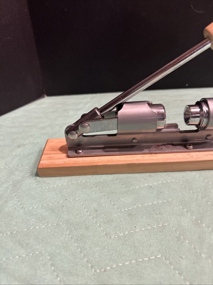 Pecan & Nut cracker Adjustable Pull Down Lever Handle EUC