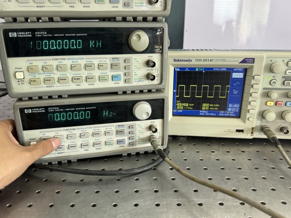 HP 33120A 15MHz Function Arbitrary Waveform Generator Tested Output Qty 5