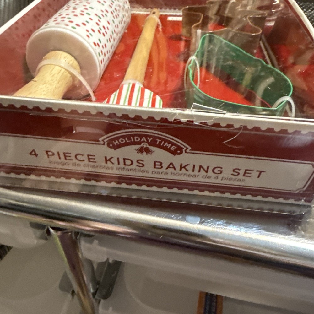 4 Piece Kid’s Holiday Baking Set