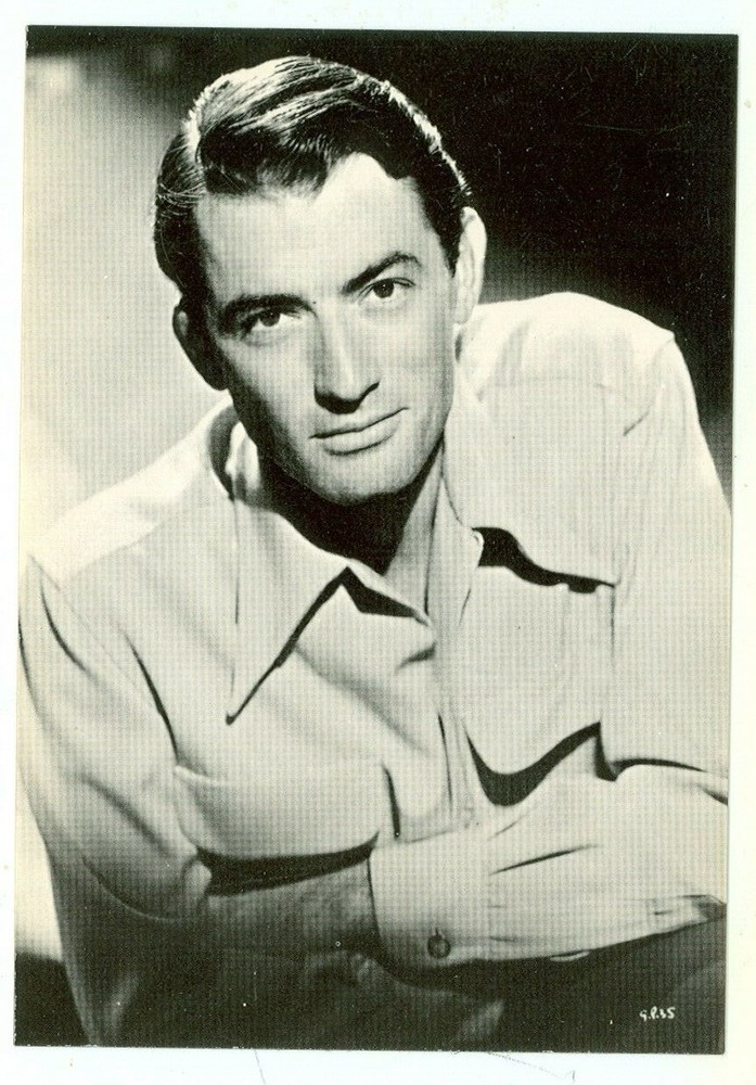 CELEBRITY-GREGORY PECK-B/W--4"X6"-POSTCARD--(M-385*)