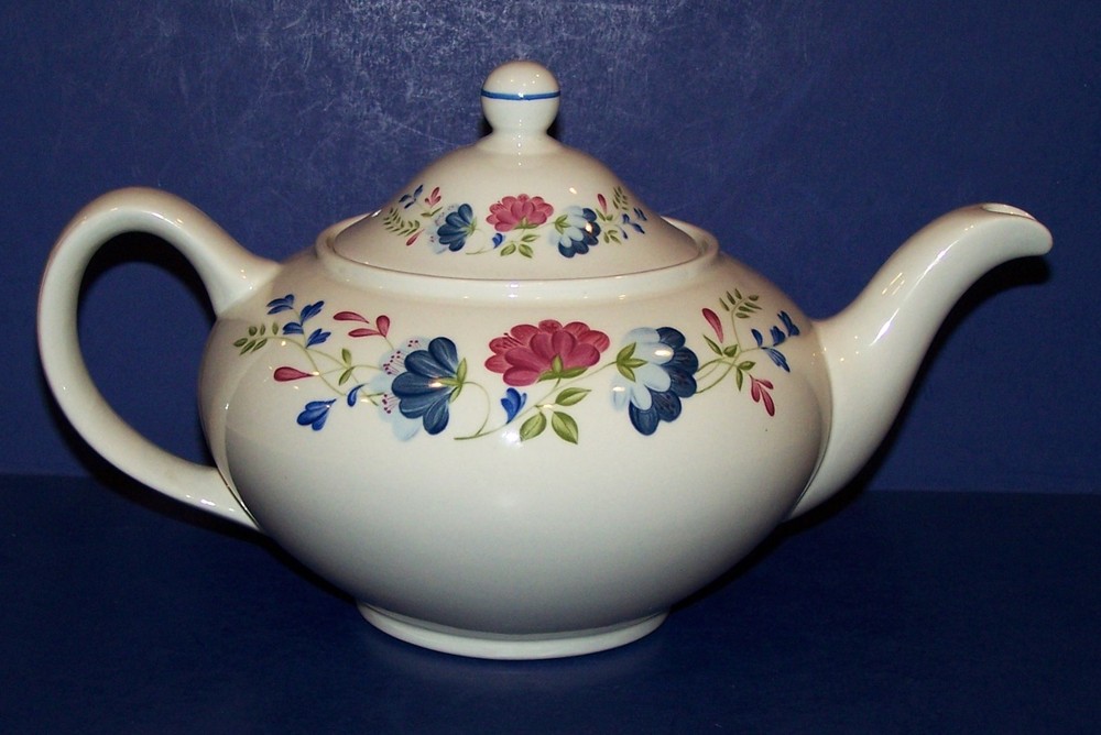 LOVELY BHS BRITAIN PRIORY TABLEWARE TEAPOT