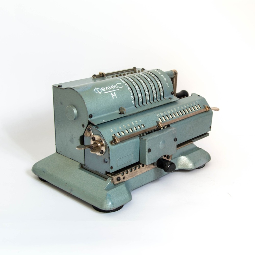 Arithmometer adding machine. Soviet Vintage Mechanical Rare Calculator RARE.