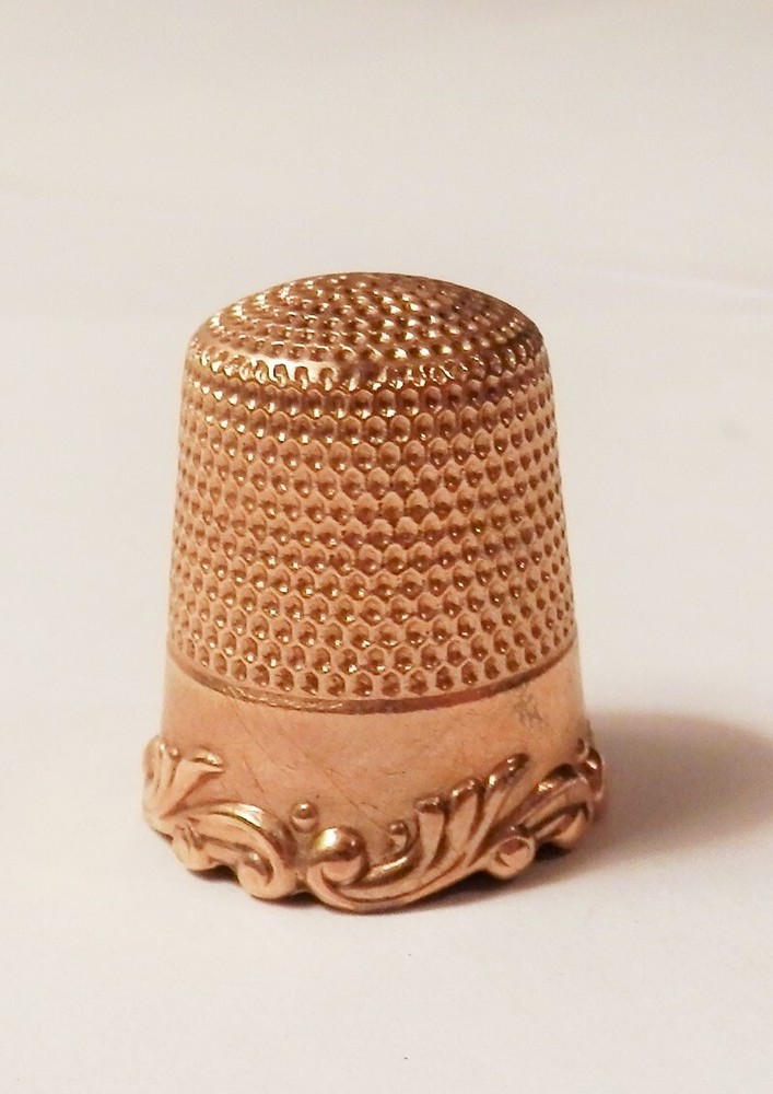 Vintage Solid 10K Yellow Gold Sewing Size 8 Thimble Ornate Base