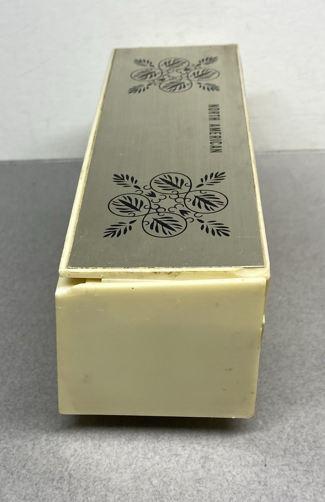 Vintage North American Transistor Solid State Radio
