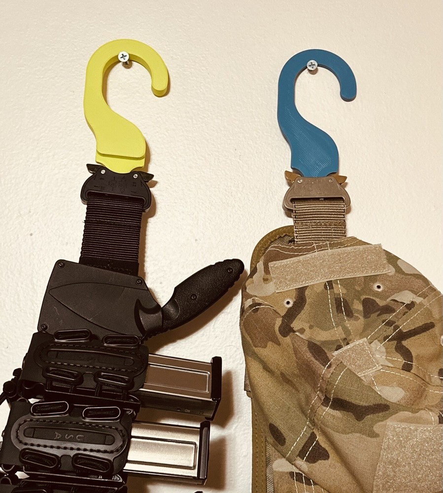 Cobra belt hook for storage and display (BATTLE BELT)