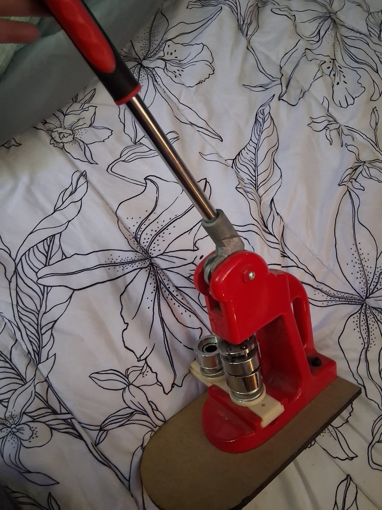 button machine maker