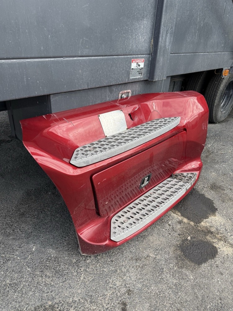 2020 PETERBILT 579 LEFT/ DRIVER SIDE CAB STEP FAIRING A33-1163