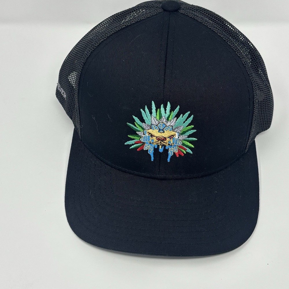 Wrap gift hat for Cast & Crew Marvel Studios Black Panther: Wakanda.