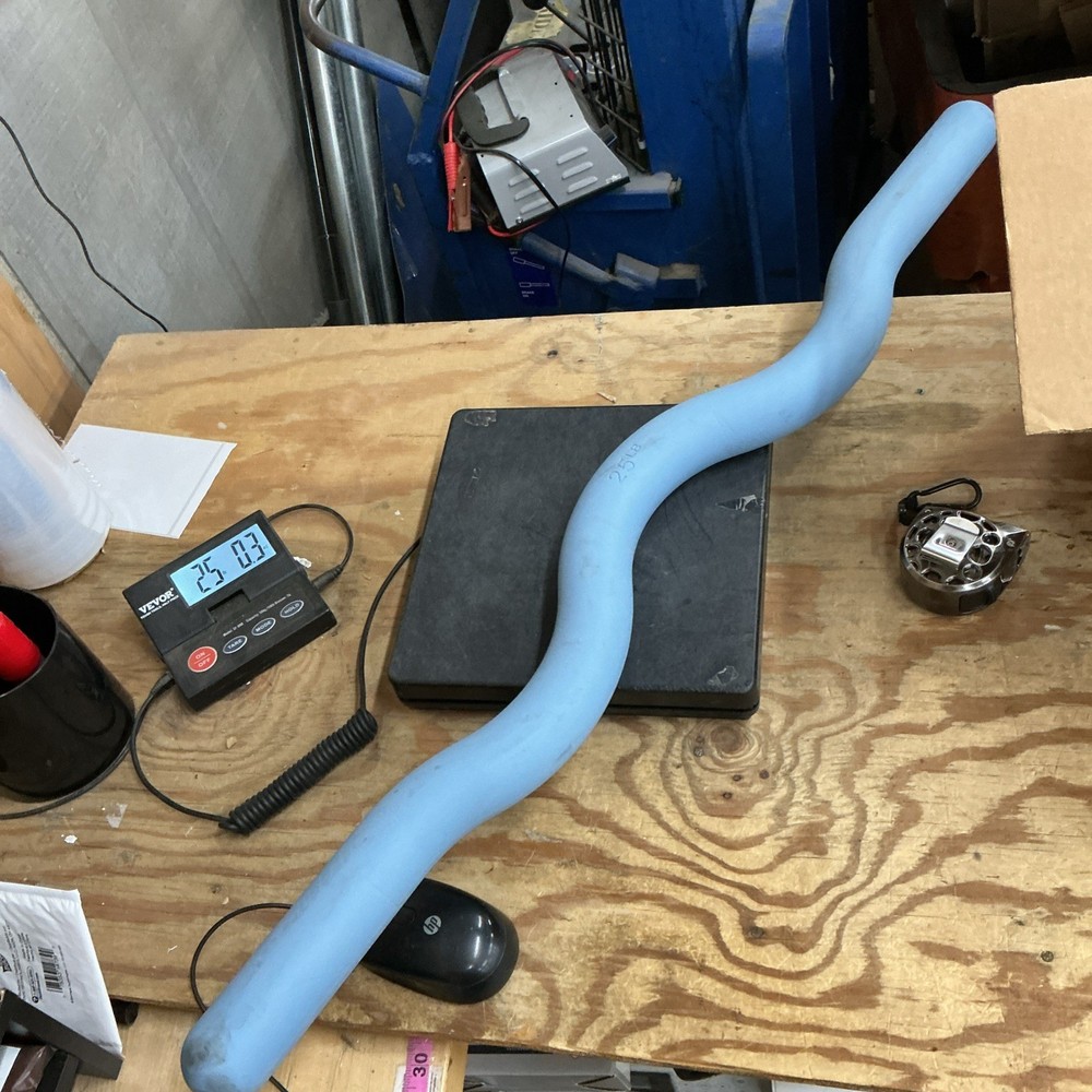 Vogue  25lb Bala Beam Wavy Curl Bar Blue