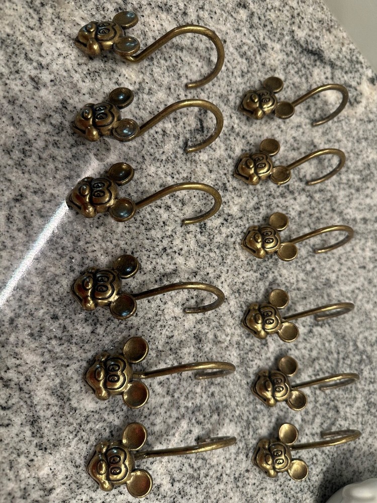 Mickey Mouse bathroom decor