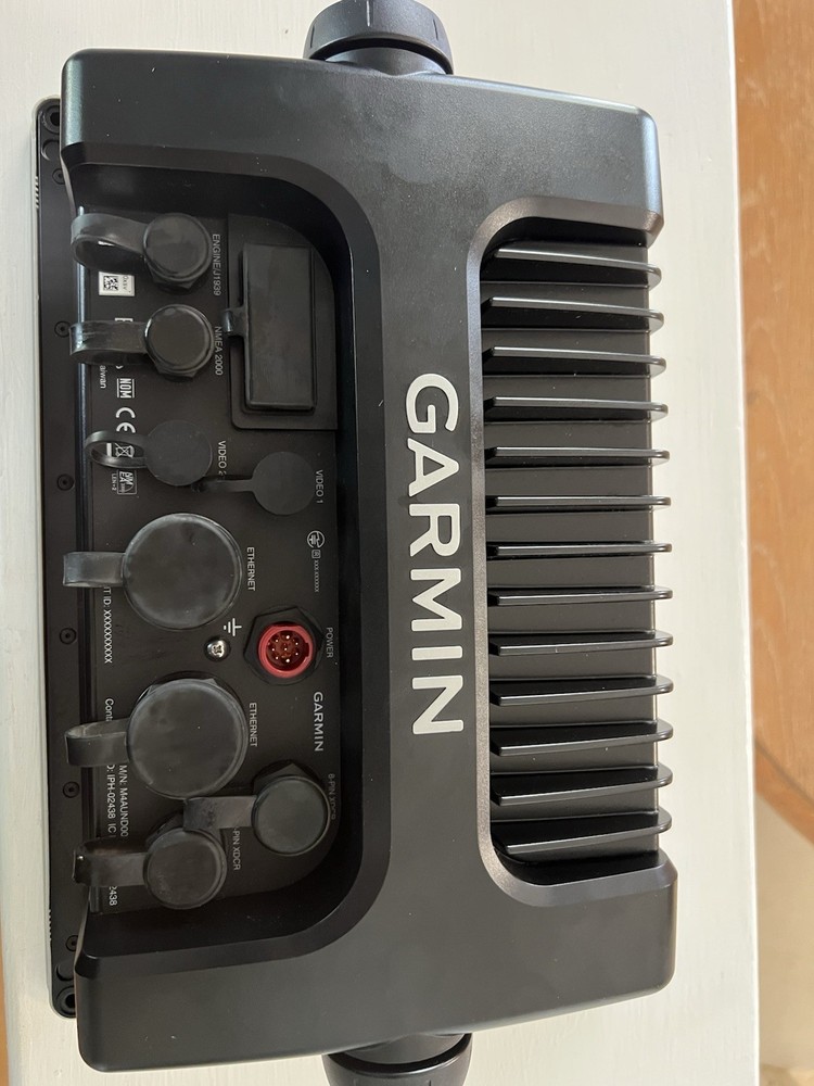 Garmin 7610 XSV 10inch Chartplotter GPS Navigation System + GT10 Transducer