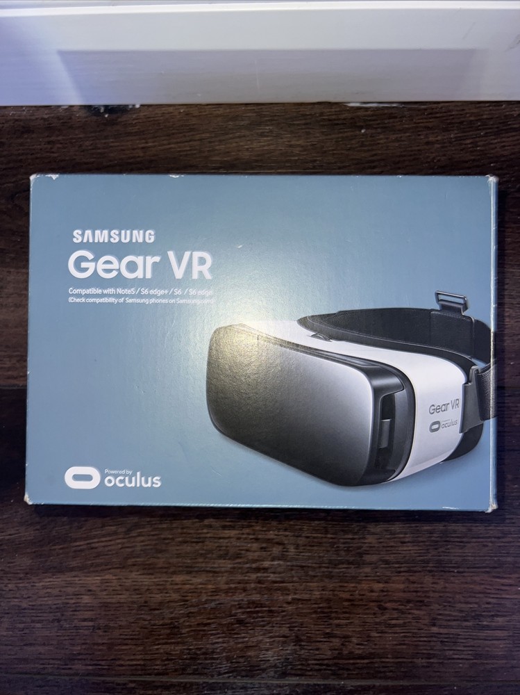Samsung Gear VR Oculus Headset White