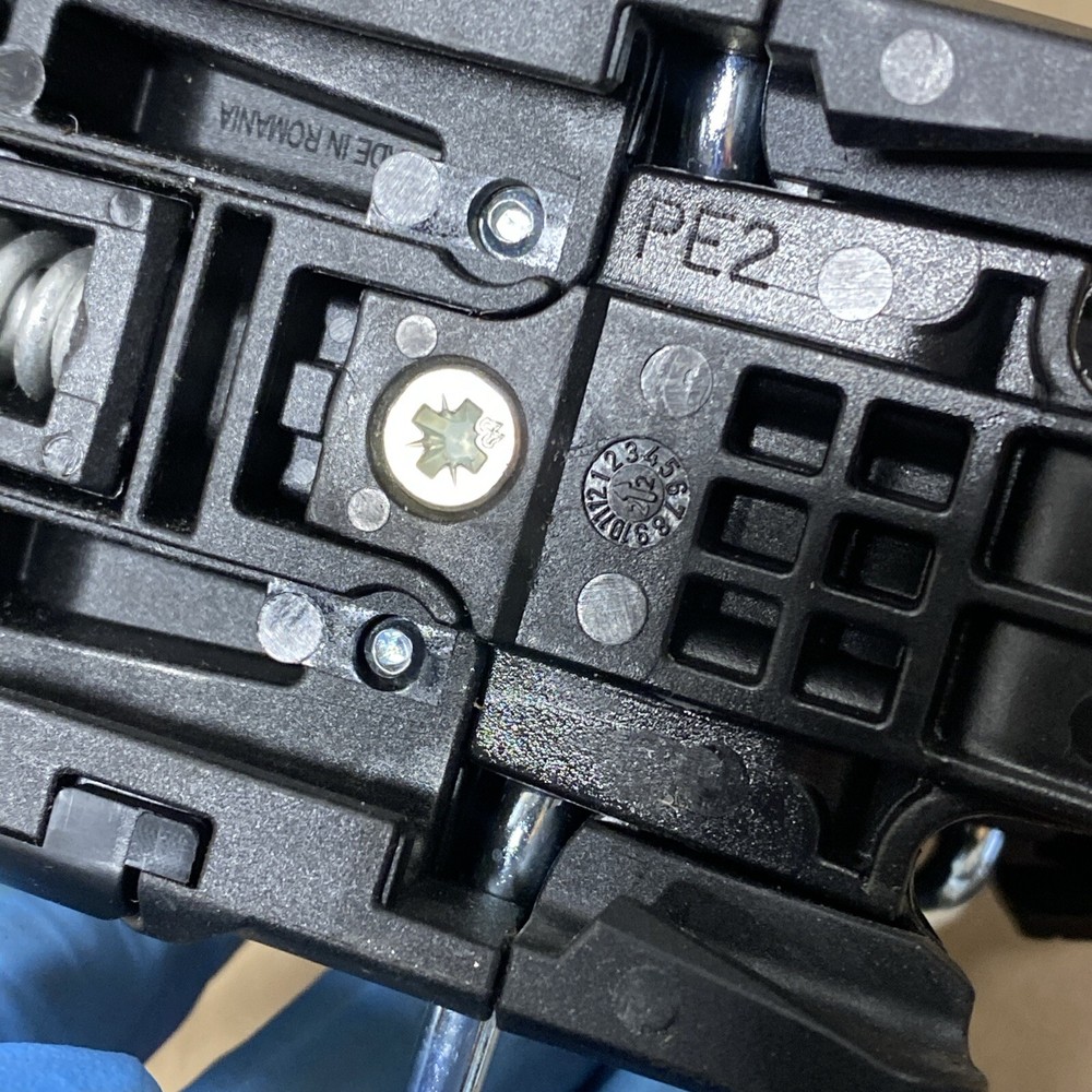 ARMADA SKI BINDING SEELING AS IS NOT SURE WHAT MODEL