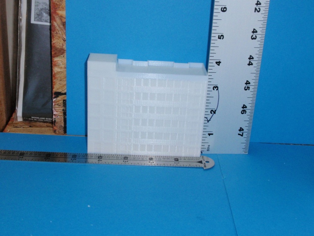 Z SCALE APARTMENT COMPLEX \ MODERN HIGH RISE \ OFFICE BUILDING