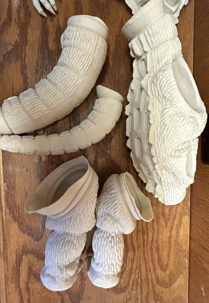 Godzilla Garage Model Kit Plastic Kaiyodo (No Box)