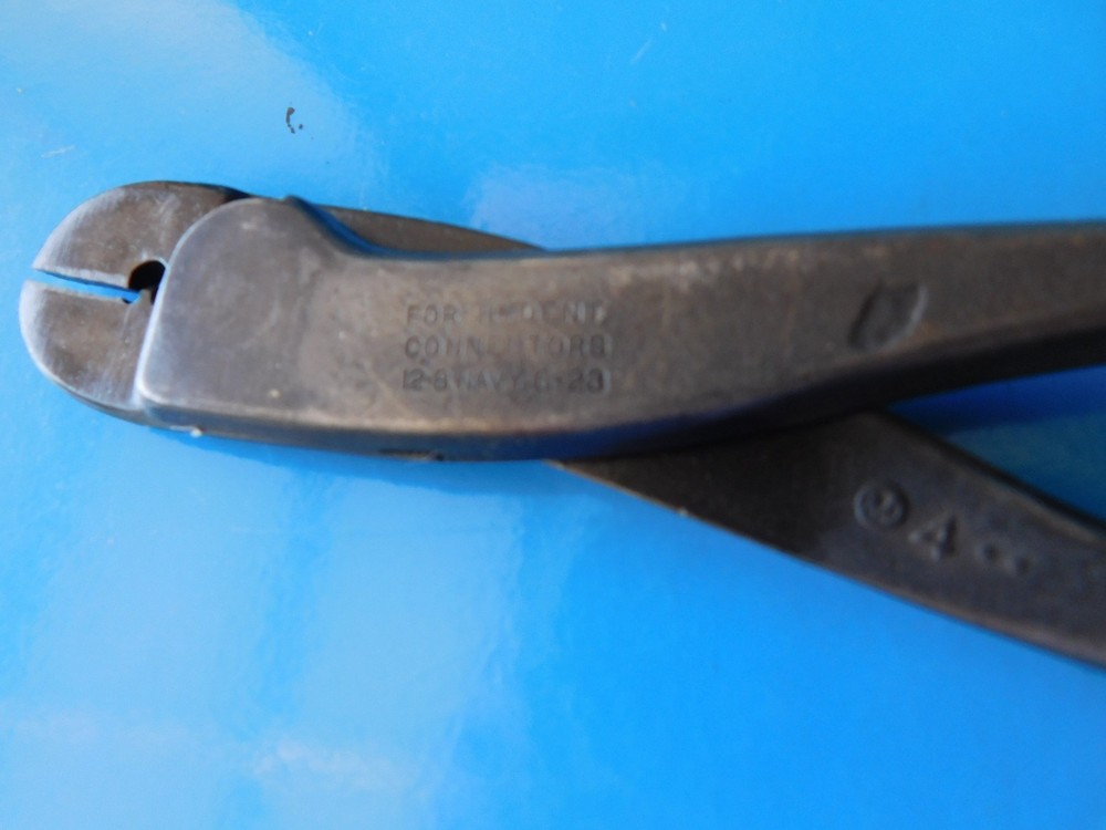 BURNDY #Y8MC USED CRIMPER